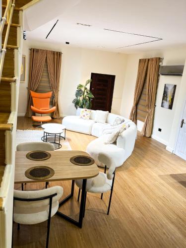 The lux place - image 3