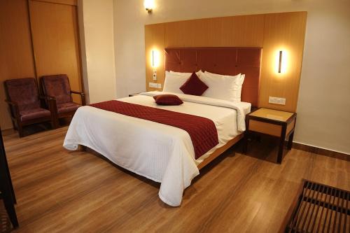 Hotel Krithick Grand in Thenis
