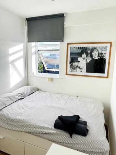 The Stone Roses Room, Manchester (photo 3)