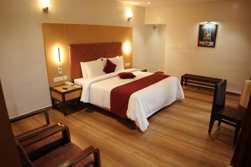 Hotel Krithick Grand in Thenis