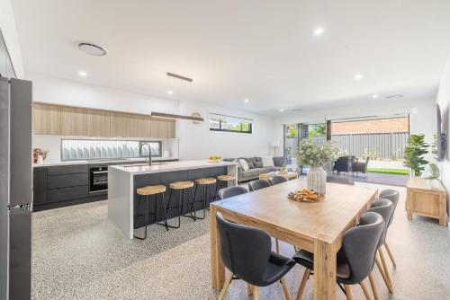 Summer Dayz Shoal Bay, 21B Tomaree Rd - ducted air and WiFi – khách sạn tại Vịnh Shoal