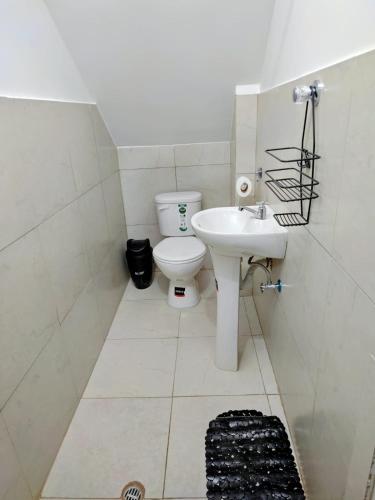 Bathroom, Dannas Pearl in Guano