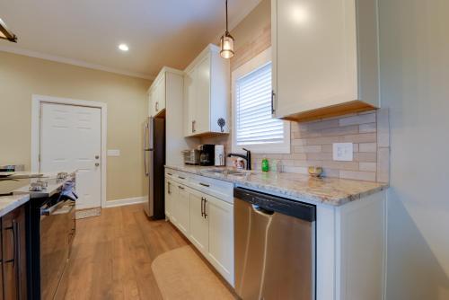 Sweet Southern Pines Abode with Yard and Covered Porch - image 12