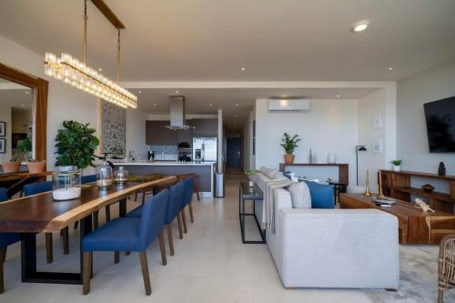 Wonderful 2BR Condo with Ocean and Arch Views in Cabo San Lucas, Mexico