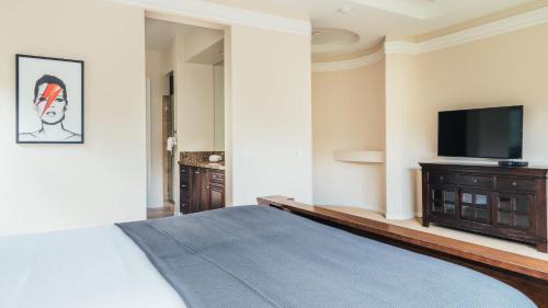 5mins from Coachella Fields Casa del Sol by AvantStay in Indio, USA