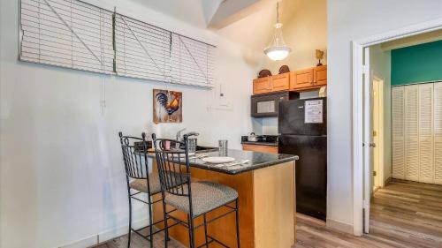 Ibis by AvantStay Close to Duval Street w Shared Pool Month Long Stays Only in Key West, USA
