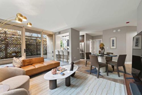 The Bernadin- Designer 3BR City Center with Balcony – khách sạn tại River North