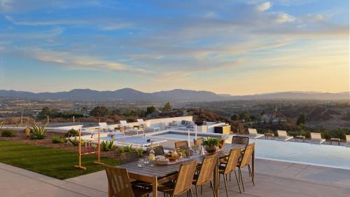 Pinot Point by AvantStay Massive Estate 10 mins from Temecula Wineries in Temecula, USA
