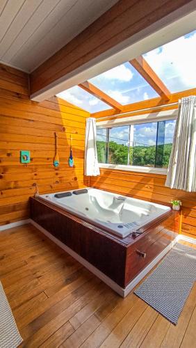 Cabana Romântica com Hidro e vista do Lago (Cabana Romantica com Hidro e vista do Lago) in Machadinho