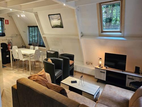 Durbuy Chalet with Modern Comforts - Location, gîte - Durbuy