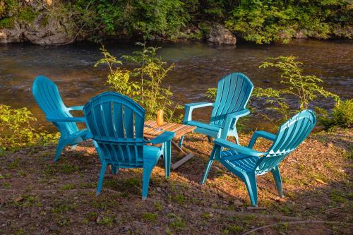 Roaring River Resort in Белмопан
