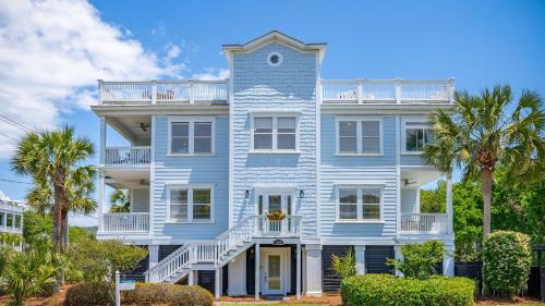 3800 Cameron AvantStay Pool Ocean Views Deck in Isle of Palms, USA