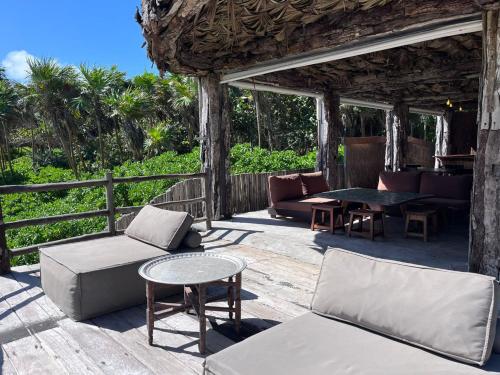 Casa Phoenix Private Beachfront Estate 7 Bungalows in เอ็กพูฮา