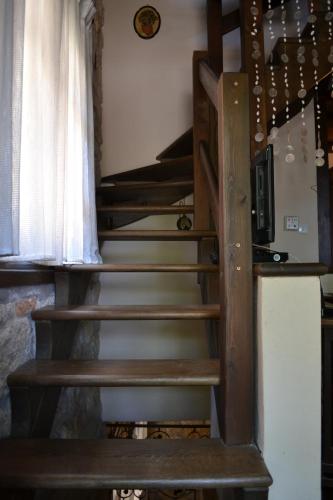 Artemis Stone House – Psakoudia, MO