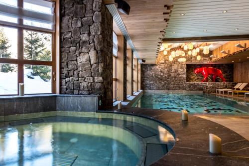 泳池, 樂娛樂酒店&Spa (Le Yule Hotel & Spa) in 瓦勒迪澤爾市中心
