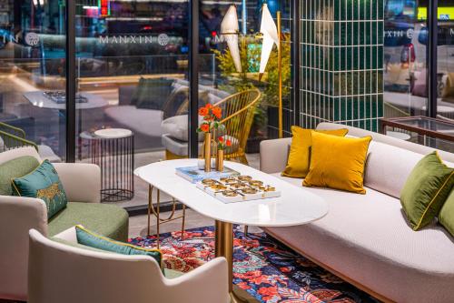 Manxin Hotel Wuhan Yellow Crane Tower Yangtze River Bridge – Wuhan, OH