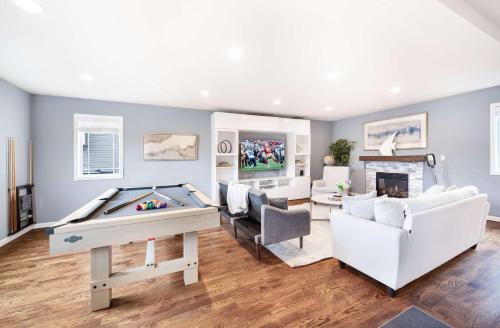 Stylish 3BR Home EV Outlet Near Light Rail – khách sạn tại Rainier Valley