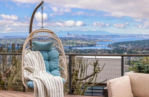 Luxury Bellevue 2B Basement w Stunning View – khách sạn tại Factoria