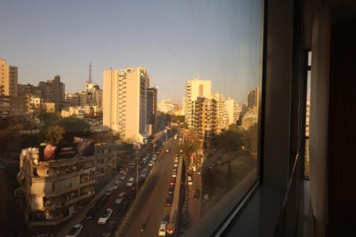 Brown 8 3BR Apt in Sioufi - image 5