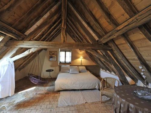 Gîte Rustique à Neuilly-le-Réal avec Animaux Acceptés - FR-1-489-611 (Gite Rustique a Neuilly-le-Real avec Animaux Acceptes - FR-1-489-611) in Neuilly-le-Réal