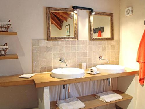 Gîte Rustique à Neuilly-le-Réal avec Animaux Acceptés - FR-1-489-611 (Gite Rustique a Neuilly-le-Real avec Animaux Acceptes - FR-1-489-611) in Neuilly-le-Réal