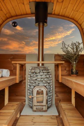 Sauna, Refuge Bay Caelum Cabin Luxury Off Grid Escape in Alberta Beach (AB)