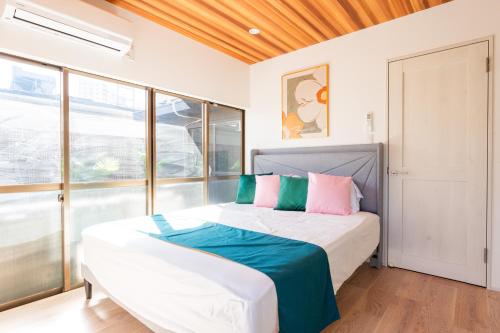 Professionally Newly Designed Japanese Holiday Home!