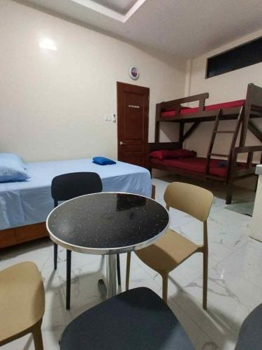 Rey's Pension House- Family Room in Dapitan City