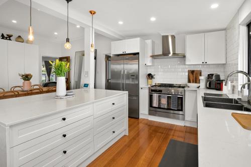 SaltNest - A calm and modern retreat by the sea in Bundeena