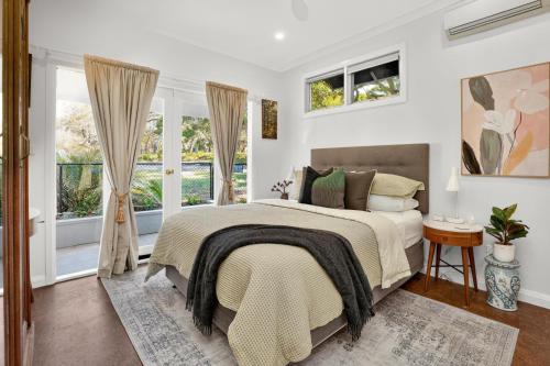 SaltNest - A calm and modern retreat by the sea in Bundeena
