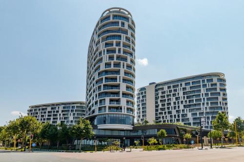 Ellipse Waterfall - Mall of Africa Access in Midrand