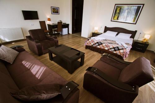 Hotel Lux in Dighomi