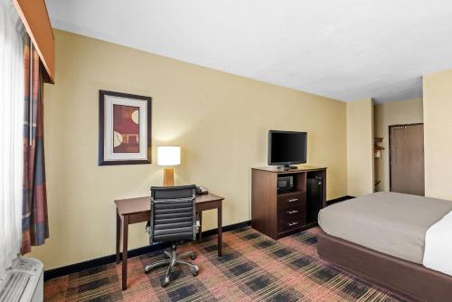 Quality Inn & Suites Des Moines Airport in Des Moines, USA