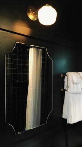 Brentwood Hotel - 화장실