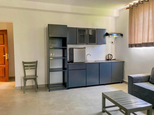 Turtle Beach Apartment - image 4