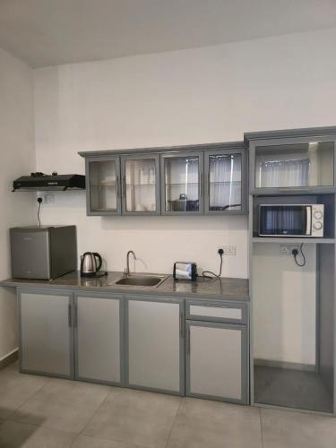 Turtle Beach Apartment - image 5