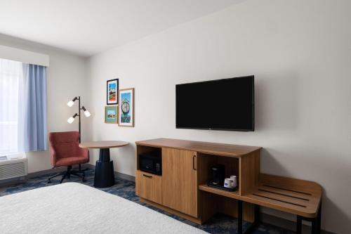 Hampton Inn & Suites Southern Pines-Pinehurst - image 10