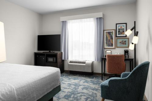 Hampton Inn and Suites Hope - image 10