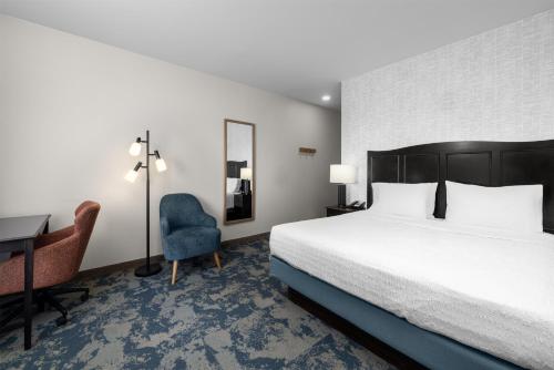 Hampton Inn and Suites Hope - image 13