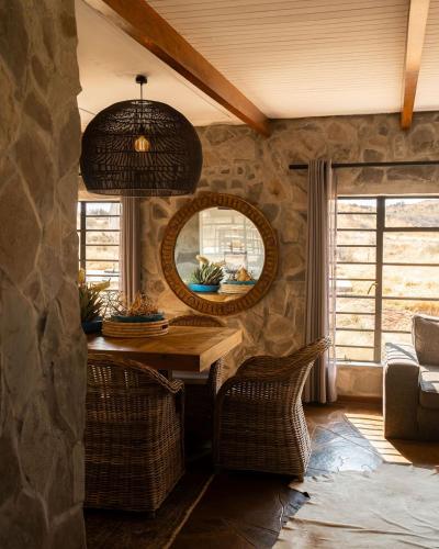Iekārtas, Twyfelberg Karoo Hideaway in Britstown