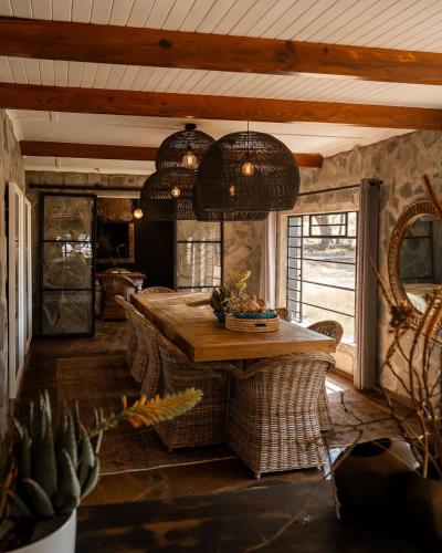 Iekārtas, Twyfelberg Karoo Hideaway in Britstown