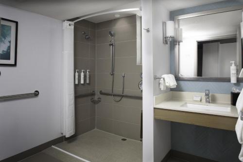 Hilton Garden Inn Miami South Beach - image 4