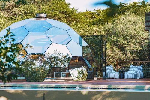 The Dome, Private Pool, Hot tub, Free Standing Bath, Private Game Reserve, Stargazing, Giraffe Tower in Hluhluwe