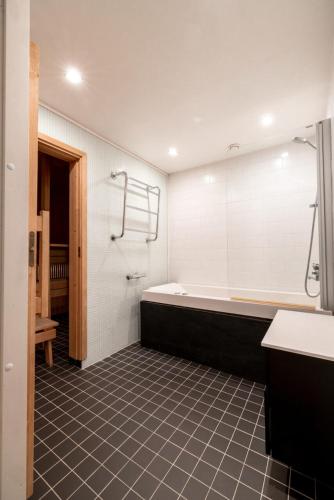 2ndhomes Loft Apartment with Spa & Balcony by the White Church, Helsinky (fotografie 6)