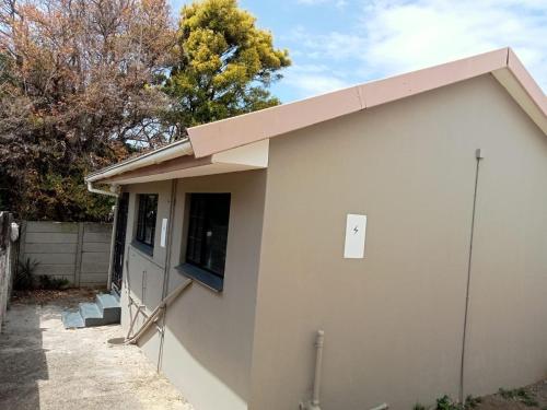 Ariah's Guesthouse and Self Catering in Amalinda