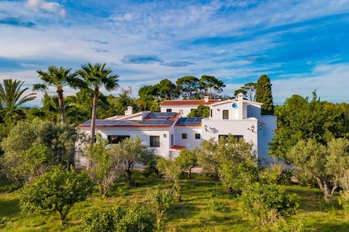 Mediterranean Luxe Villa • 8PAX • Pool • BBQ •Cozy in Santa Paula