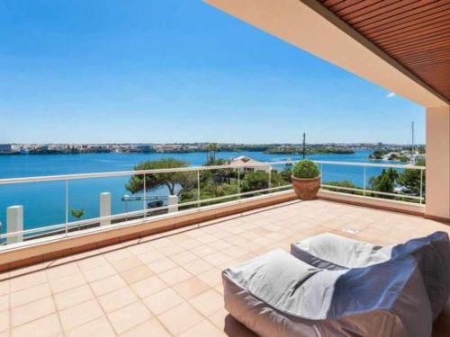 VILLA LANTANA Lujo y estilo con vistas únicas al puerto de Mahón - image 6