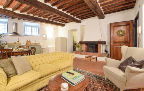 Beautiful Apartment In Cortona With Swimming Pool in Sant'Angelo