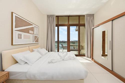 Amazing Views of Palm & Dubai Eye Stylish Studio, Dubai (photo 8)