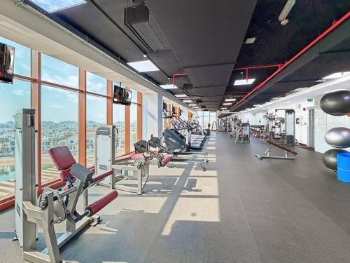 Amazing Views of Palm & Dubai Eye Stylish Studio, Dubai (photo 6)